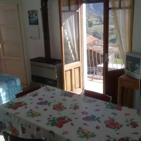 Casa Di 3 Appartamenti- Bellavista Con Balcone P1 דירה