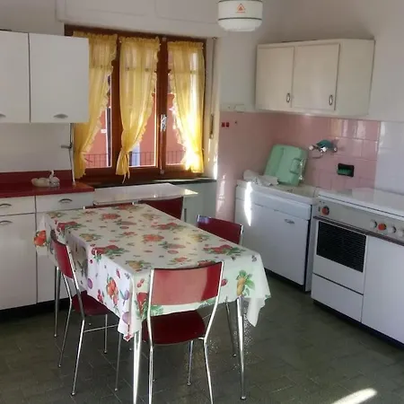 Casa Di 3 Appartamenti- Bellavista Con Balcone P1 *