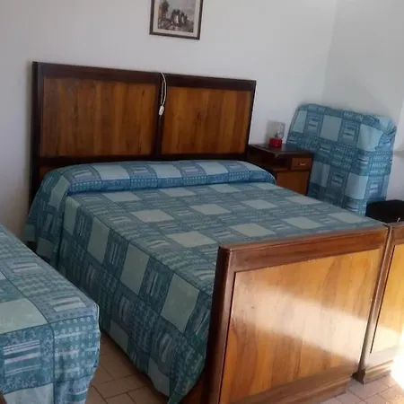 Casa Di 3 Appartamenti- Bellavista Con Balcone P1 דירה *